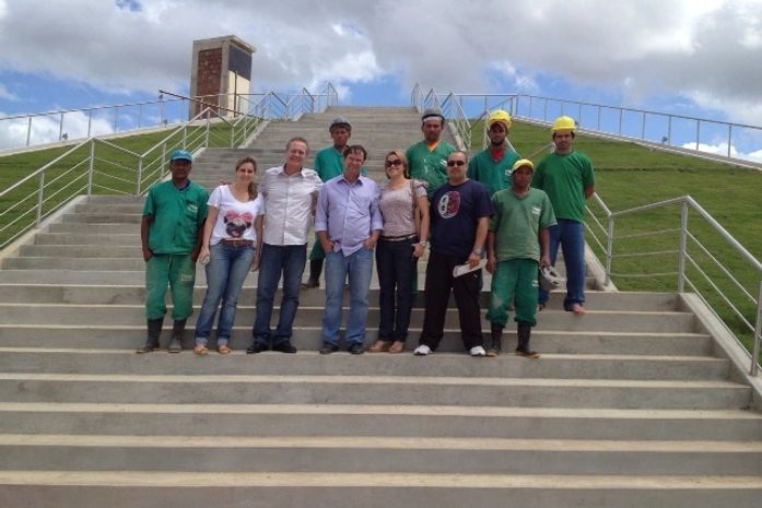 Renan visita planetário com Luciano Barbosa e fica encantando com a obra no Lago Perucaba