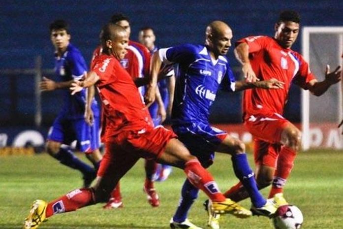 São Caetano vence Guaratinguetá no fim e se mantém no G-4