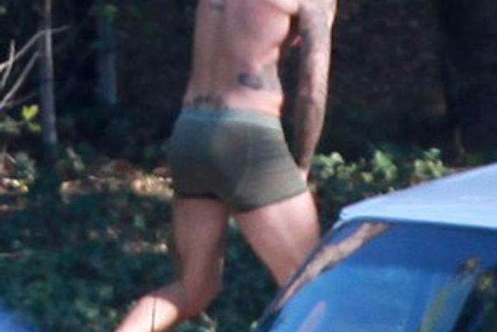 Beckham dá ajeitadinha indiscreta