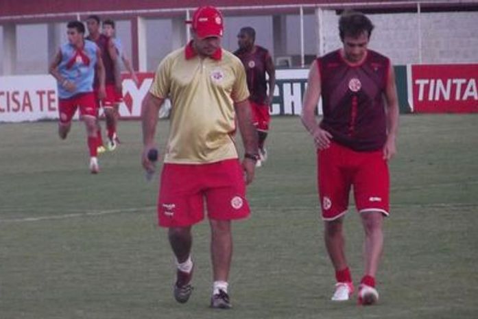 No América-RN, Netinho e Michel voltam a sentir lesões e são dúvidas