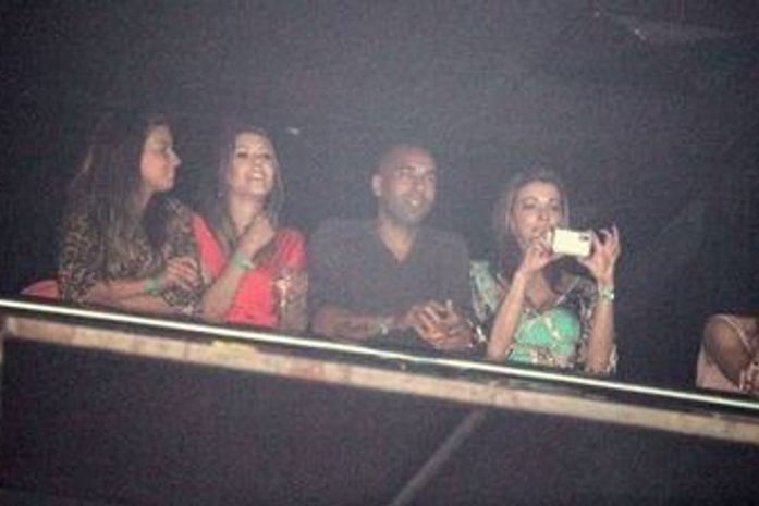 Sheik, do Corinthians, "chuta" Franciely Freduzeski e cai na farra com mulherada