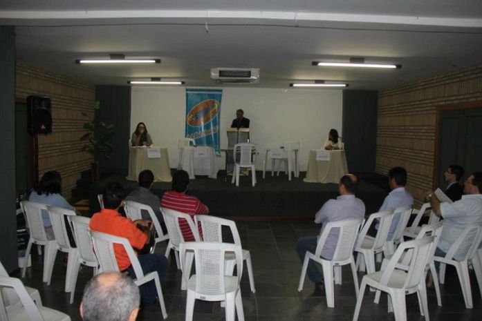 No debate as presenças das mulheres Patricia e Alcineide