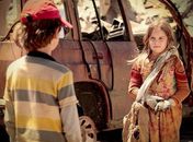 'Avenida Brasil': Carminha chora ao recordar infância com Max