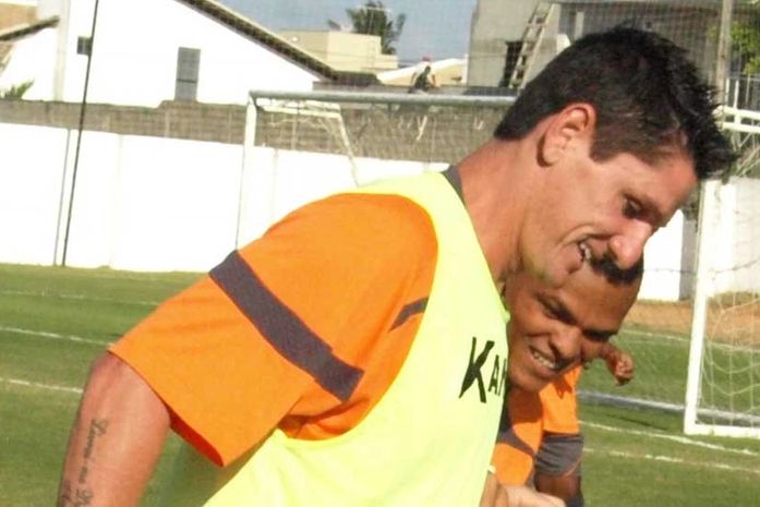 Marcinho Guerreiro tem julgamento adiado e está liberado para jogar‏