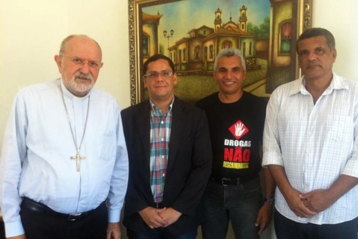 Arcebispo de Maceió - Dom Antônio Muniz Fernandes na luta contra as drogas