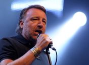 Coletânea 'Hacienda 30' terá mixes de Peter Hook e DJs célebres