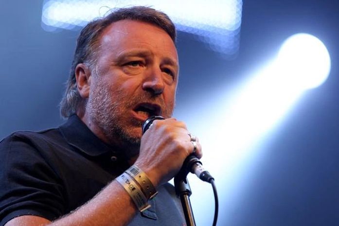 Coletânea 'Hacienda 30' terá mixes de Peter Hook e DJs célebres