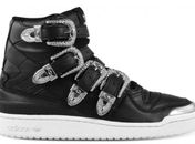 Jeremy Scott deixa tênis de basquete com jeitão folk