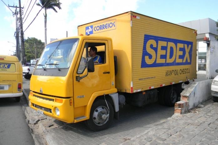 Trabalhadores dos Correios aceitam reajuste, mas mantém estado de greve