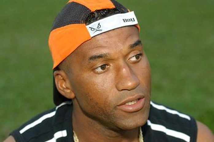 Viola é preso por porte ilegal de arma e desobediência