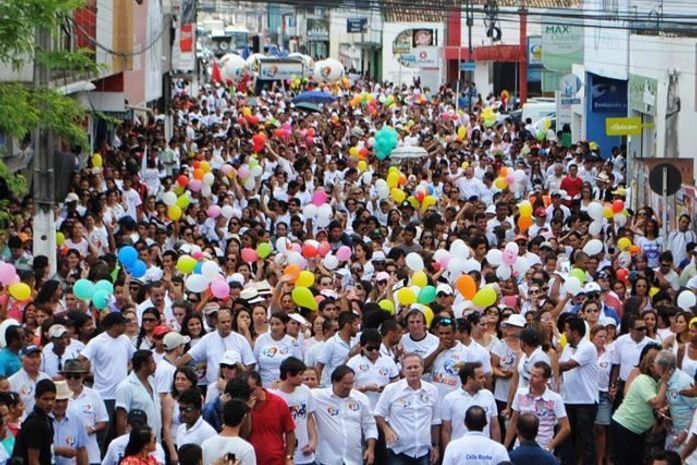 Cerca de cinco mil pessoas participaram do 'arrastão' nas ruas de Arapiraca