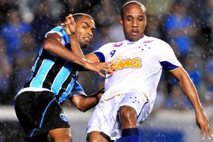 Reservas decidem, e Grêmio vira contra Cruzeiro no Olímpico