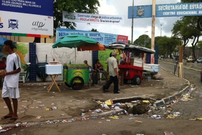 Sujeira nos locais de votação