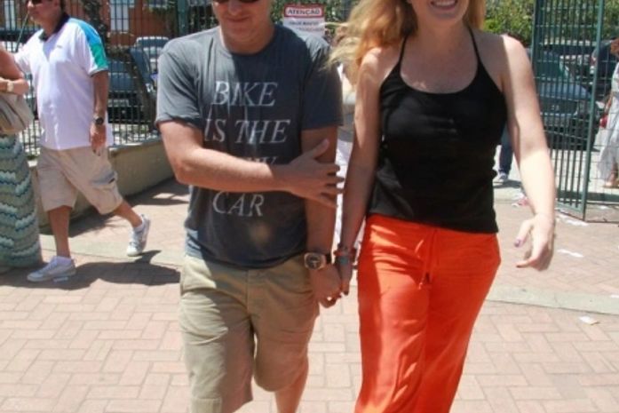 Angélica vota no Rio acompanhada de Luciano Huck