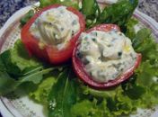 Aprenda a fazer tomates recheados com creme de ricota temperado