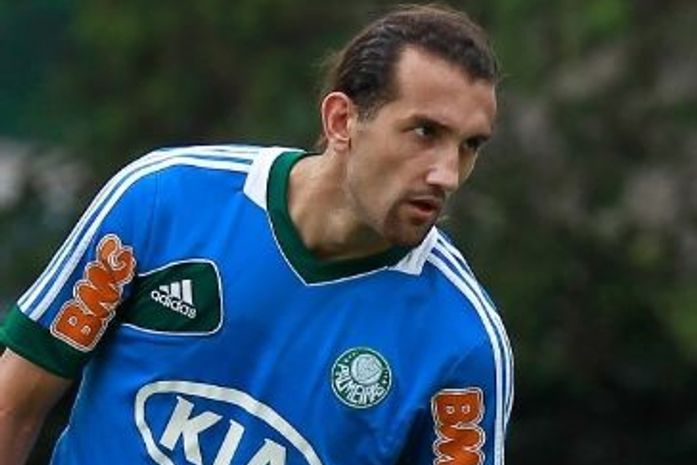 Barcos pede aumento salarial e não se concentra com Palmeiras