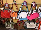 Novidade: Bolsas imitam ilustrações de história em quadrinhos