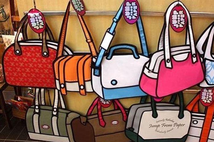 Novidade: Bolsas imitam ilustrações de história em quadrinhos