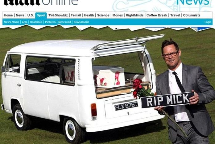 Mecânico transforma Kombi em carro funerário, morre e é 1º a usá-lo