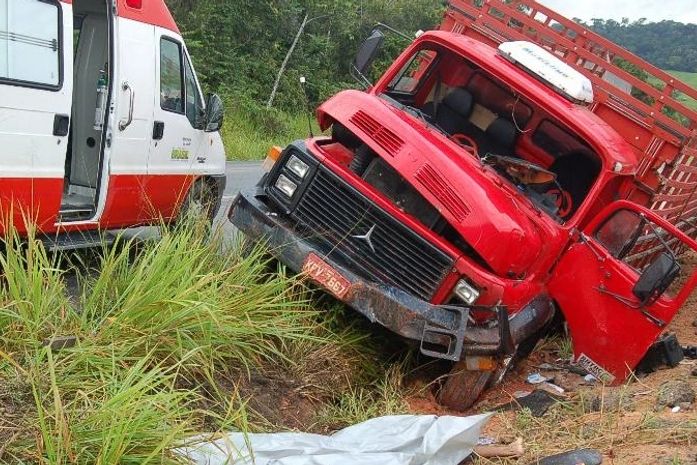 Grave acidente deixa três feridos e um morto na rodovia BR 101