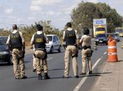 Comerciante embriagado bate em caminhão e é preso