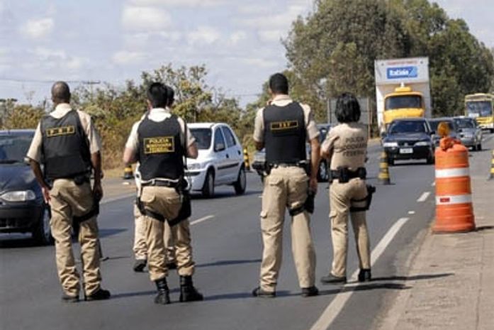 Em São Miguel, PRF apreende adolescente por dirigir embriagado