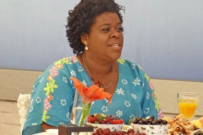Cacau Protásio defende Zezé: 'Não é fofoqueira, só troca informações'
