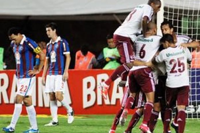Fluminense supera pressão, vence o Bahia e torcida grita: 'É campeão'