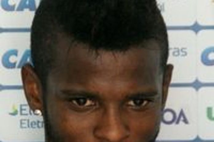 Erick Flores está ‘amarradão’ com a chance de ser titular no Avaí