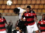 Corinthians bate Flamengo e se aproxima de "férias" no Brasileiro