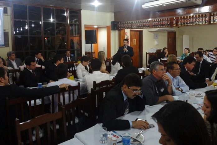 Marcelo Brabo discute propostas com advogados em Arapiraca