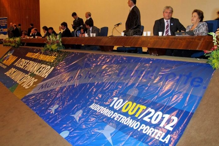 Prefeitos se reúnem na segunda na sede da AMA