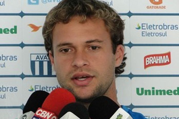 Com ex-companheiros no adversário, Cássio diz conhecer bem o CRB