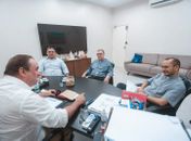 Bispo de Penedo visita o gabinete do prefeito Luciano Barbosa 
