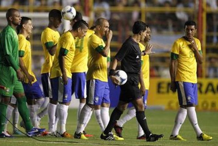 Superclássico será no dia 21/11 na Bombonera, diz imprensa argentina