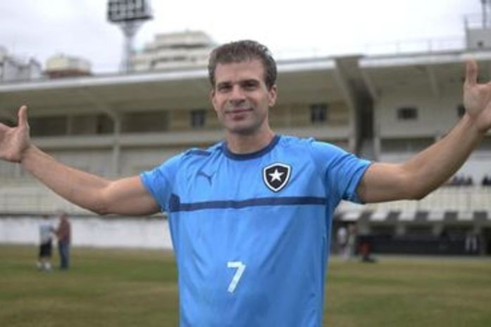 Túlio Maravilha deve reestrear pelo Botafogo no próximo dia 28