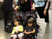 Giovanna Antonelli passeia com as filhas no shopping
