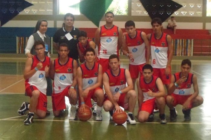 Colégio Sacramento participa de competição em Salvador