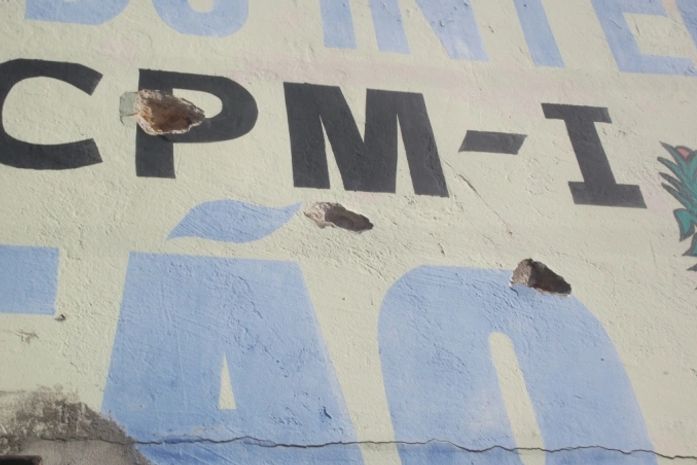 Quadrilha explode agência em Viçosa e metralha prédio da PM