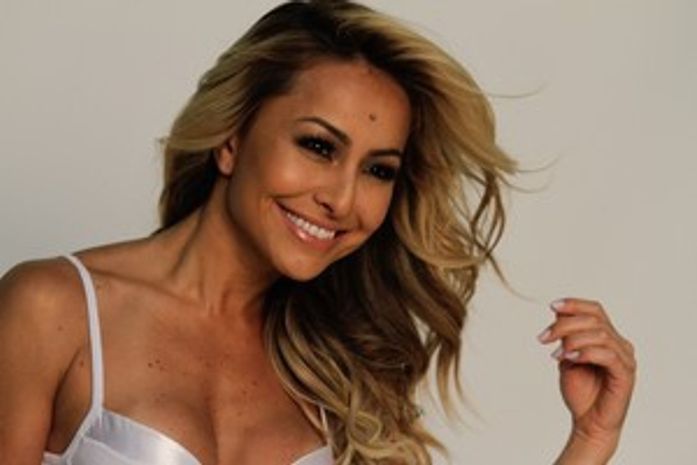 'Quero um amor de verdade, não de televisão', diz Sabrina Sato a jornal