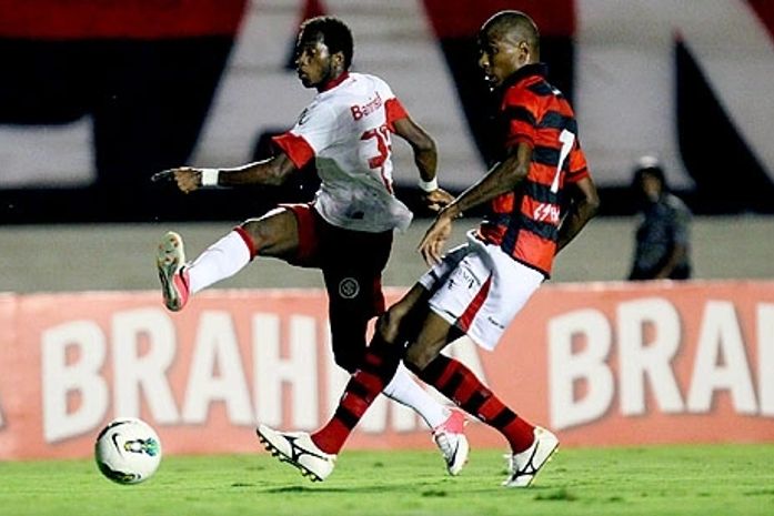 Atlético-GO surpreende o Inter, vira em 20 min e atrapalha sonho gaúcho de G-4