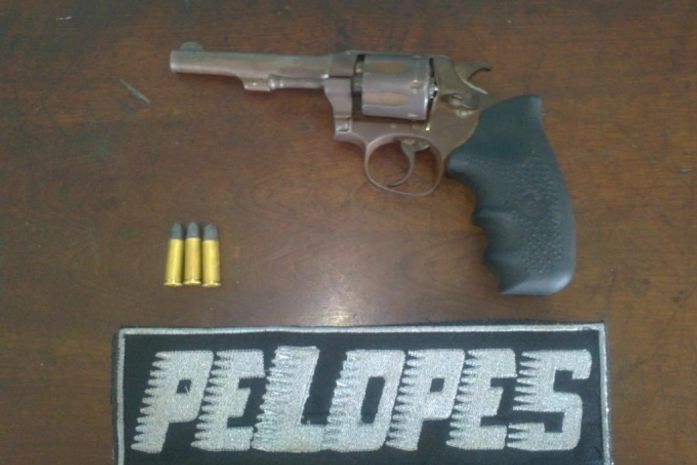 Pelopes realiza blitz e apreende arma de fogo em Arapiraca