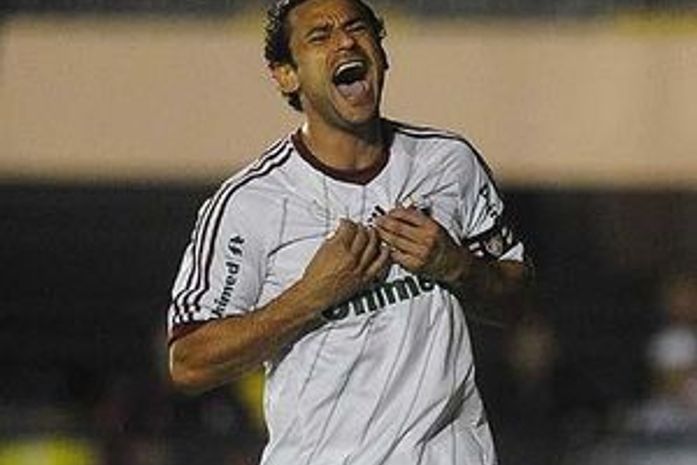 Flu vira sobre a Ponte aos 45, engata maior série de vitórias