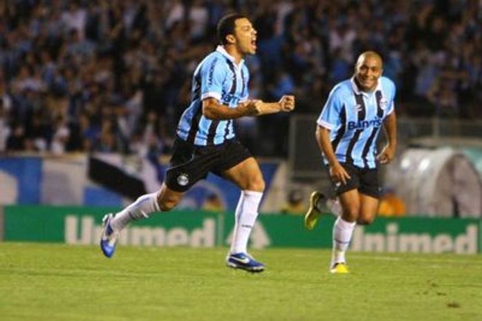 Grêmio cede empate ao Botafogo no final e cai para terceiro