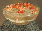 Sobremesa de morangos: simples e fácil de fazer, uma sobremesa deliciosa