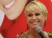 Xuxa é condenada a pagar R$ 50 mil de indenização, diz jornal