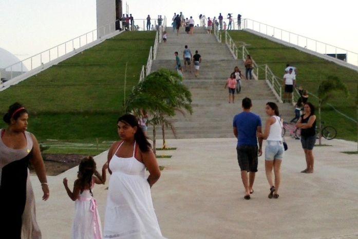 A escadaria do planetário municipal