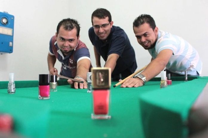 Gêmeos de Maceió lançam empresa que faz entrega agendada de esmaltes