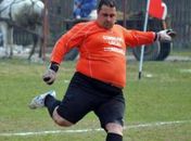 Goleiro mais gordo do mundo, romeno mira a Primeira Divisão