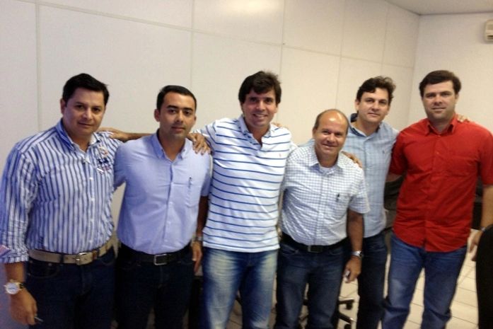 Prefeito de Roteiro Wladimir Brito - PDT, vereador César Júnior ( PR - Jequiá), prefeito de Penedo Március Beltrão- PDT, prefeito de Jequiá da Praia Marcelo Beltrão - PTB, e prefeito de Feliz Deserto Maykon Beltrão - PMDB